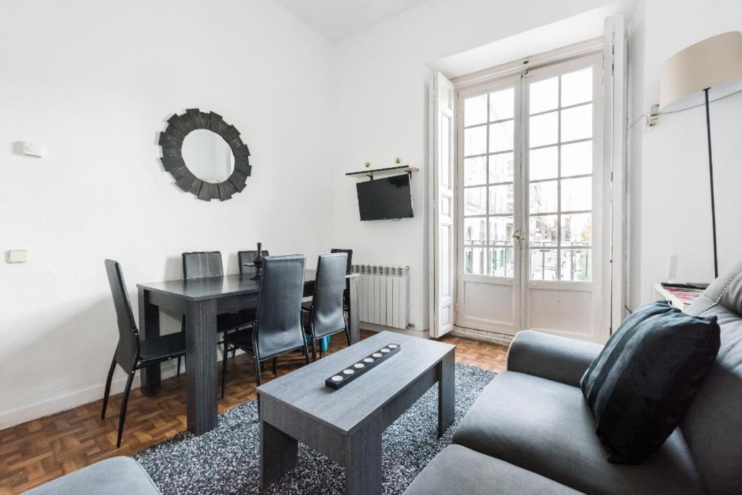 M&F Apartaments Chueca Madrid Bagian luar foto