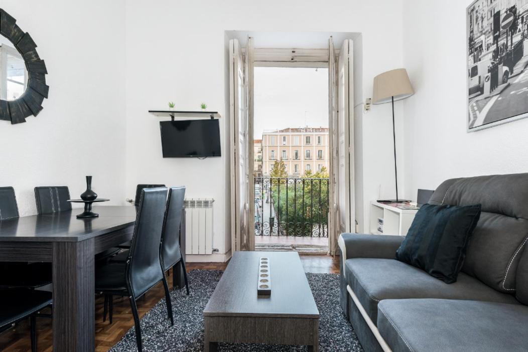 M&F Apartaments Chueca Madrid Bagian luar foto
