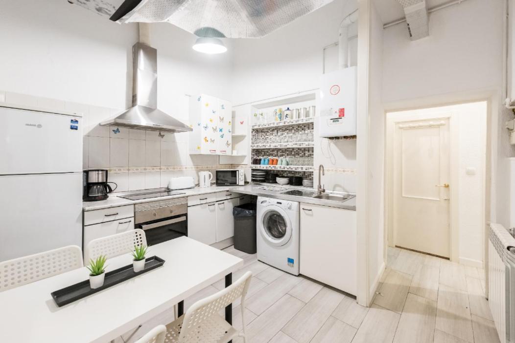 M&F Apartaments Chueca Madrid Bagian luar foto